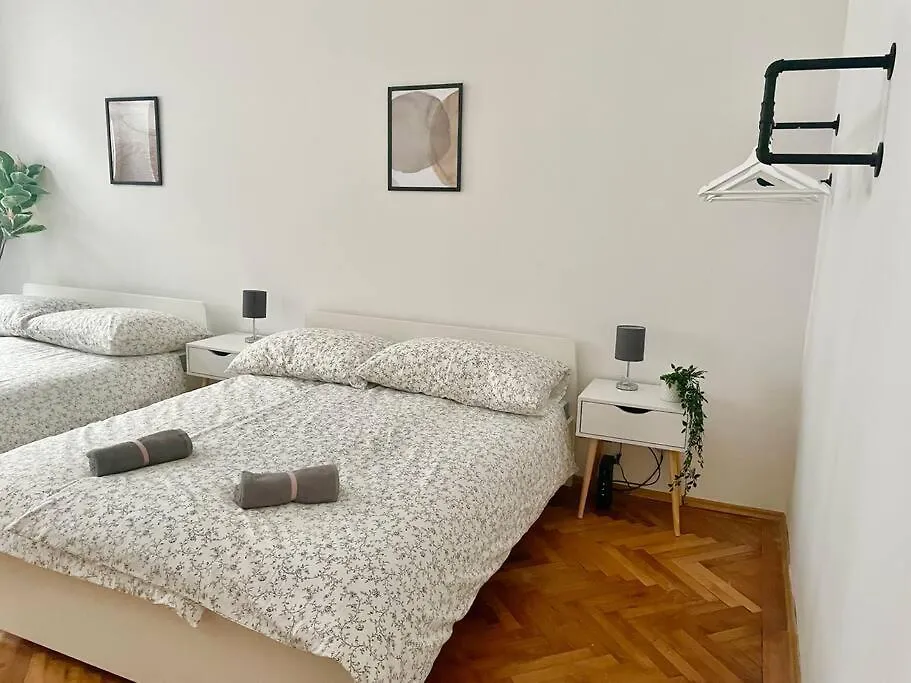 Sunny & Cosy Apartment Vienna Austria